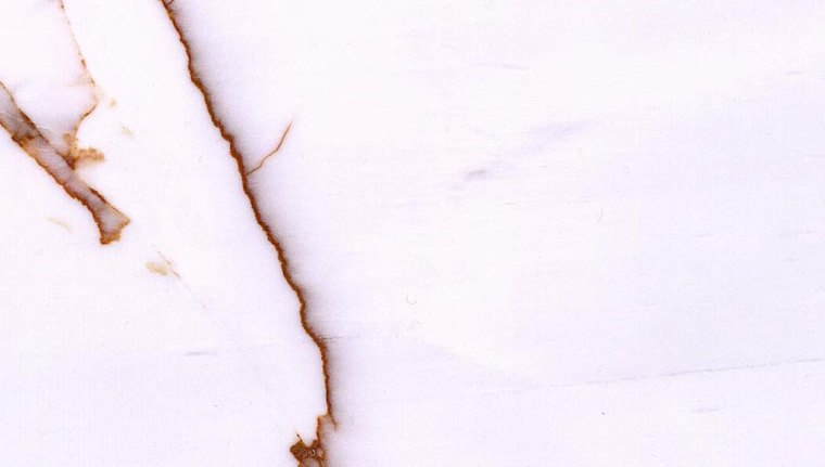 Macanus White