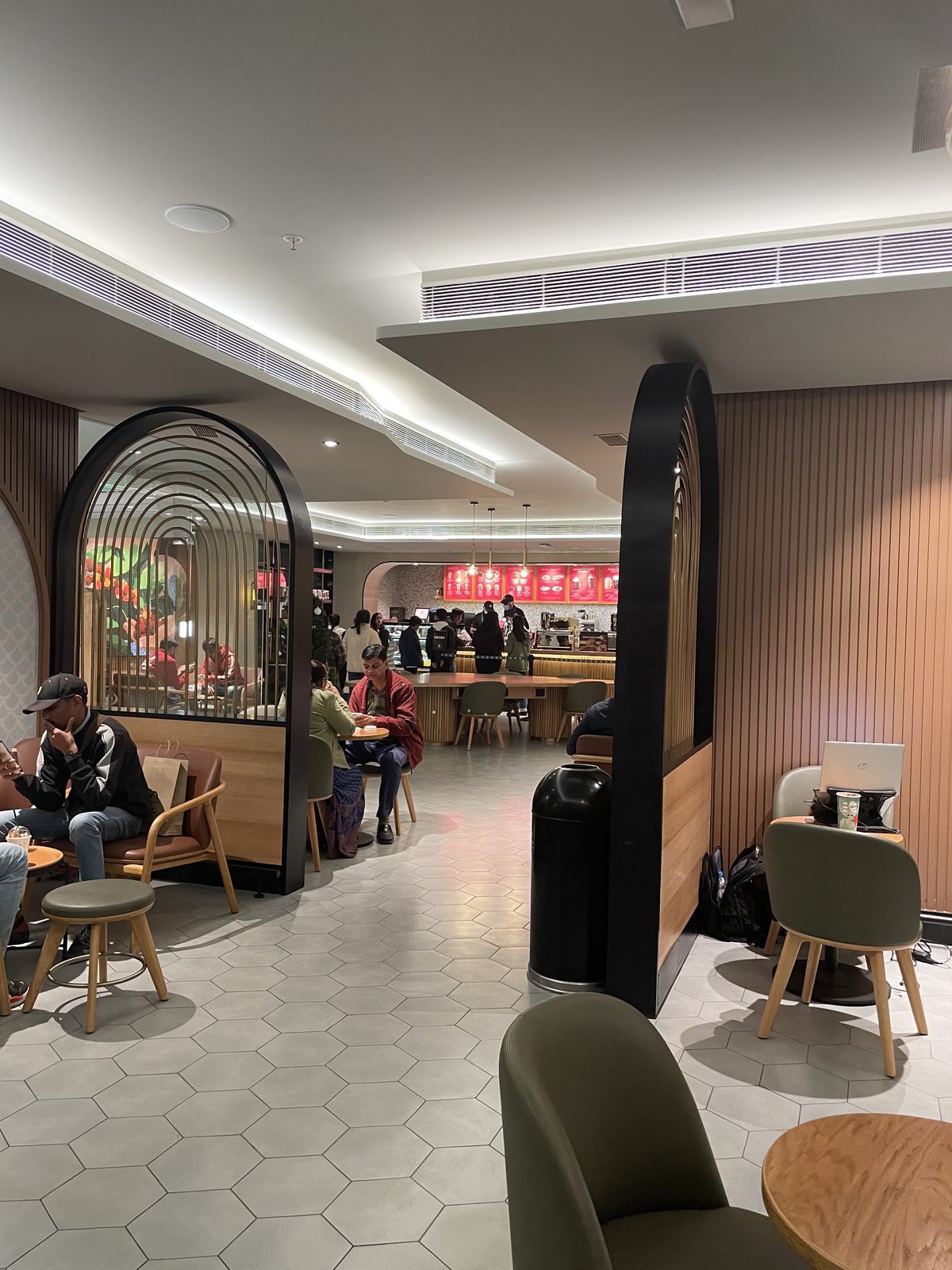 Lobbies, suites & storefronts